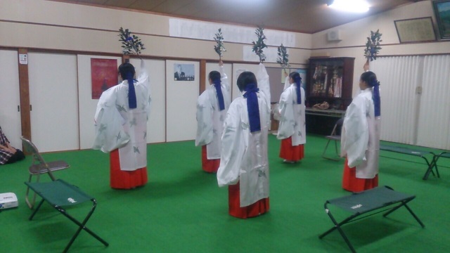 巫女舞の練習（栄田町）151024_2